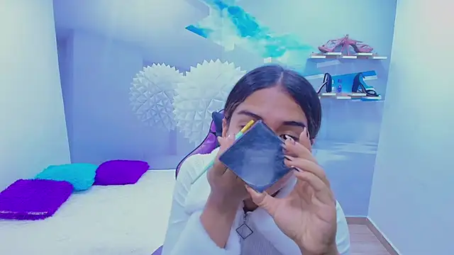 DEMI LEED online show from November 2025 12:30:01 PM