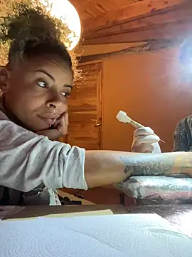 Snapshot of sammoura01 chatting on February 2025 12:33:01 AM sammoura01 online show from February 2025 12:33:01 AM