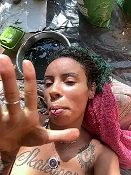 sammoura01 online show from May 2026 05:38:01 PM