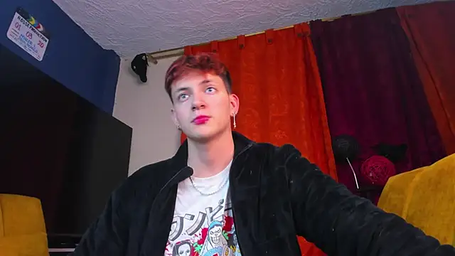 Snapshot of GabyThoms chatting on November 2025 01:43:02 AM GabyThoms online show from November 2025 01:43:02 AM