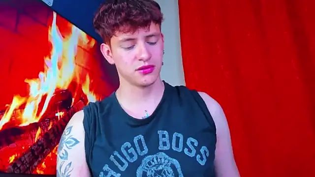 Snapshot of GabyThoms chatting on December 2025 11:21:02 PM GabyThoms online show from December 2025 11:21:02 PM