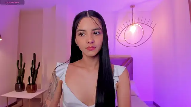 Snapshot of HannahJamesX chatting on October 2025 06:53:01 PM HannahJamesX online show from October 2025 06:53:01 PM