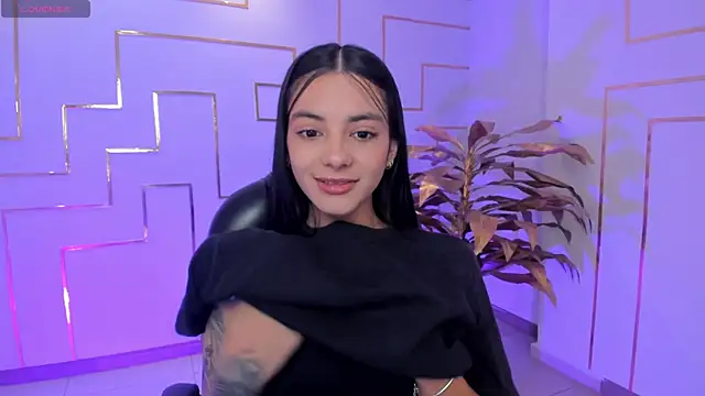 Snapshot of HannahJamesX chatting on September 2025 06:07:02 PM HannahJamesX online show from September 2025 06:07:02 PM