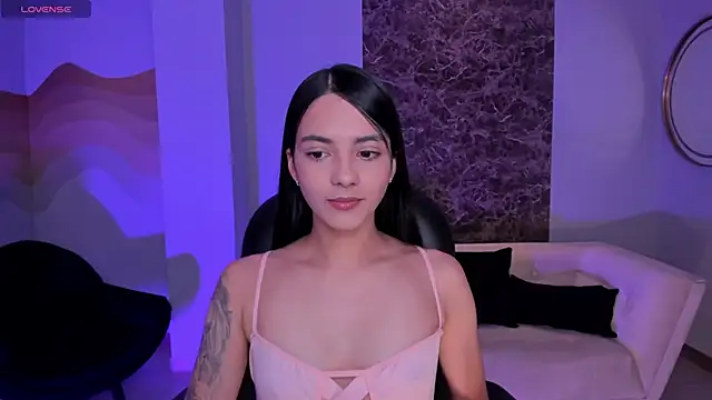 Snapshot of HannahJamesX chatting on February 2025 06:48:02 PM HannahJamesX online show from February 2025 06:48:02 PM