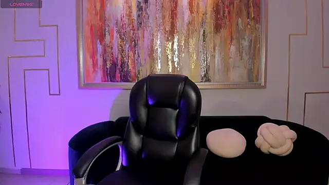 Snapshot of HannahJamesX chatting on September 2025 05:34:01 PM HannahJamesX online show from September 2025 05:34:01 PM
