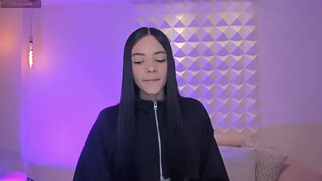 HannahJamesX online show from November 2025 05:06:02 PM