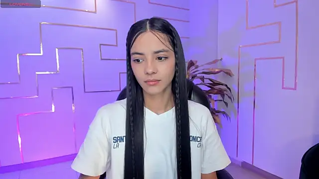 Snapshot of HannahJamesX chatting on September 2025 06:08:02 PM HannahJamesX online show from September 2025 06:08:02 PM