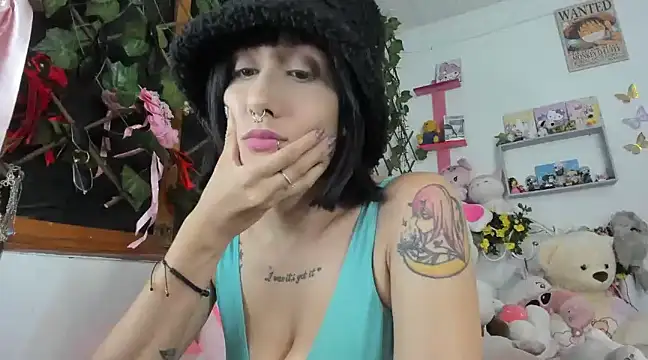 LunaDeCristall online show from February 2025 06:46:02 AM