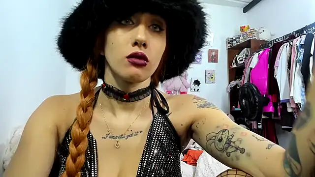 LunaDeCristall online show from June 2026 03:34:01 AM