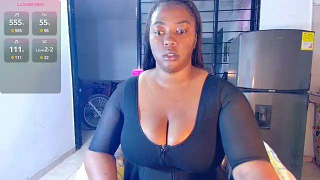 Snapshot of CiaraEbony chatting on March 2025 08:05:01 AM CiaraEbony online show from March 2025 08:05:01 AM