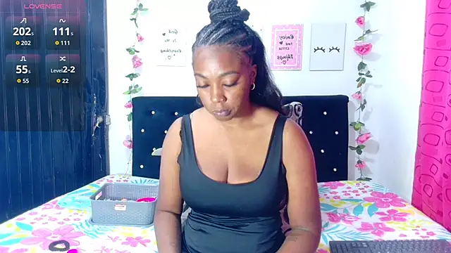 Snapshot of CiaraEbony chatting on September 2025 10:32:02 PM CiaraEbony online show from September 2025 10:32:02 PM