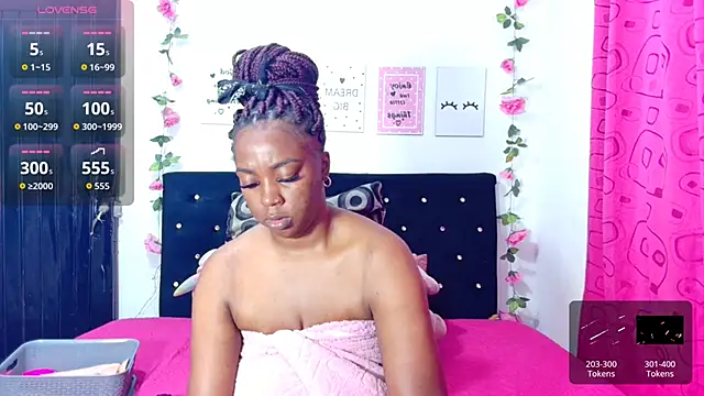 Snapshot of CiaraEbony chatting on October 2025 12:32:02 AM CiaraEbony online show from October 2025 12:32:02 AM