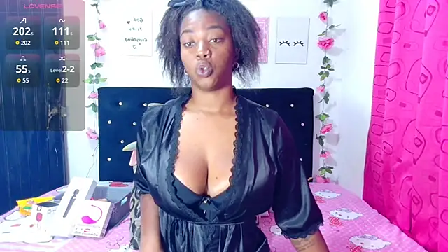 Snapshot of CiaraEbony chatting on October 2025 01:06:01 AM CiaraEbony online show from October 2025 01:06:01 AM