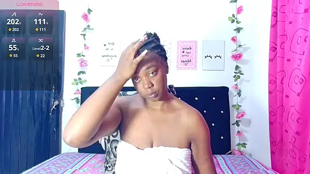 Snapshot of CiaraEbony chatting on September 2025 01:10:02 AM CiaraEbony online show from September 2025 01:10:02 AM