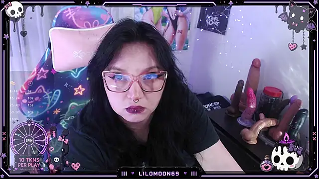 LiloMoon69 online show from June 2026 07:47:01 AM