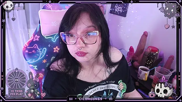 LiloMoon69 online show from June 2026 05:29:02 AM