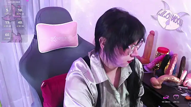 LiloMoon69 online show from May 2026 03:32:01 AM