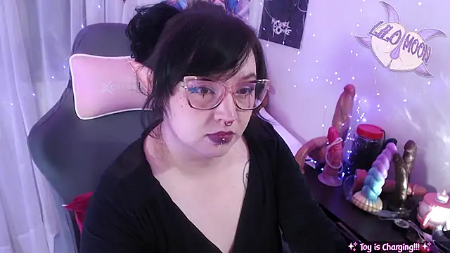 LiloMoon69 online show from May 2026 06:33:02 AM