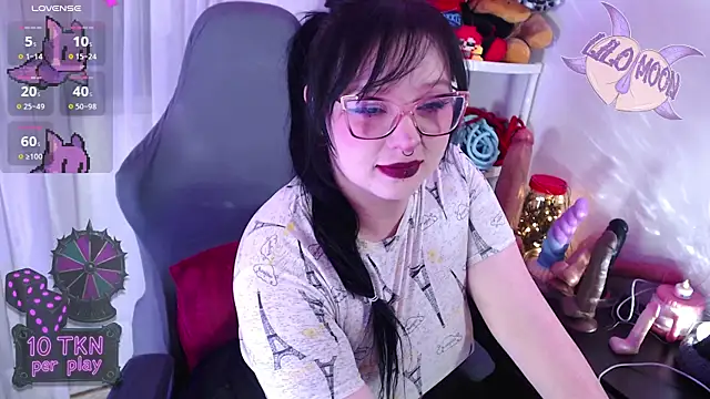 LiloMoon69 online show from November 2025 01:38:01 PM