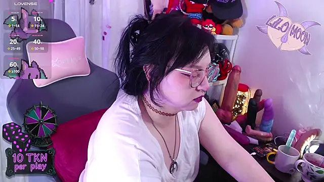 LiloMoon69 online show from November 2025 02:54:02 PM