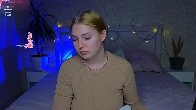 Catherine River online show from March 2026 04:00:02 PM