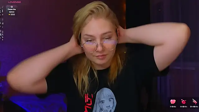 Catherine River online show from October 2025 10:46:02 PM