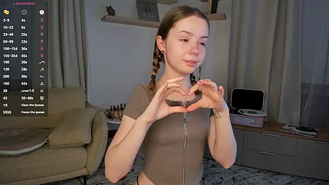 DominikaElis online show from September 2025 07:34:02 PM