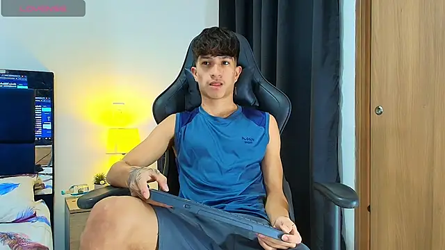  CamiloBass online show from April 2026 01:01:02 AM