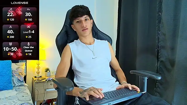 Snapshot of _CamiloBass chatting on June 2026 08:30:01 PM CamiloBass online show from June 2026 08:30:01 PM