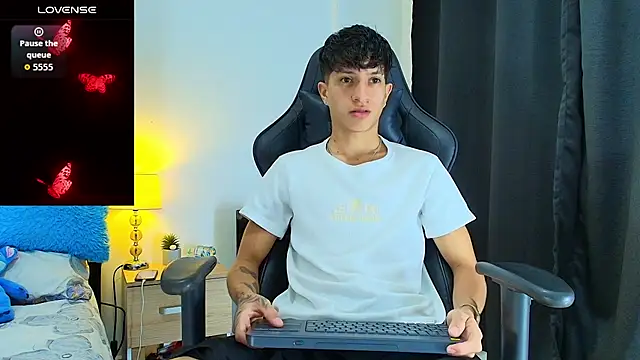Snapshot of _CamiloBass chatting on June 2026 12:49:01 AM CamiloBass online show from June 2026 12:49:01 AM
