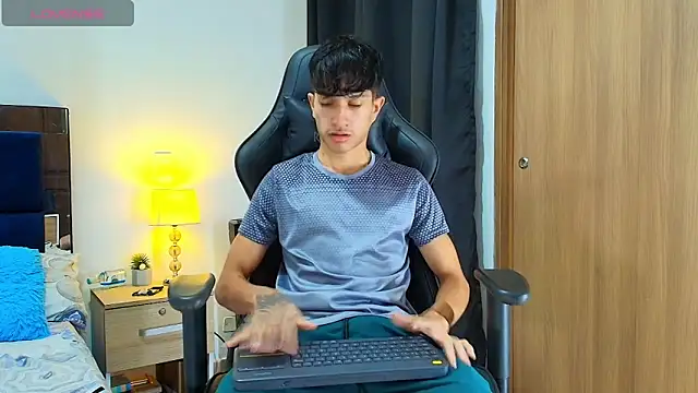  CamiloBass online show from May 2026 08:12:02 PM