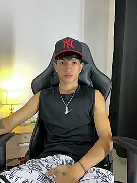 Snapshot of _CamiloBass chatting on July 2026 01:49:01 AM CamiloBass online show from July 2026 01:49:01 AM