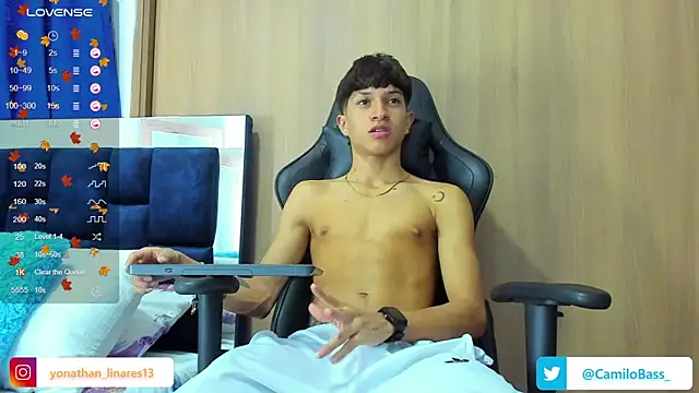 Snapshot of _CamiloBass chatting on February 2025 01:08:01 AM CamiloBass online show from February 2025 01:08:01 AM