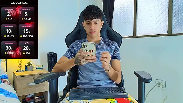 Snapshot of _CamiloBass chatting on June 2026 07:37:02 PM CamiloBass online show from June 2026 07:37:02 PM