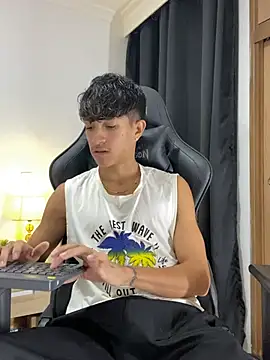  CamiloBass online show from May 2026 07:11:01 PM