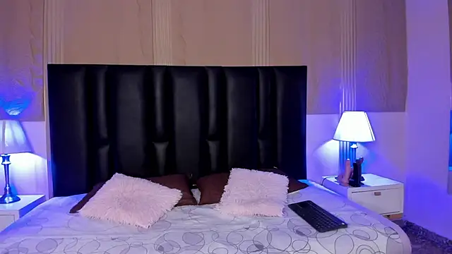 Snapshot of Milf_meli chatting on December 2025 07:13:01 PM Milf meli online show from December 2025 07:13:01 PM