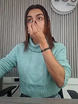 Snapshot of Maiskeen_Zamara chatting on December 2024 08:54:02 PM Maiskeen Zamara online show from December 2024 08:54:02 PM