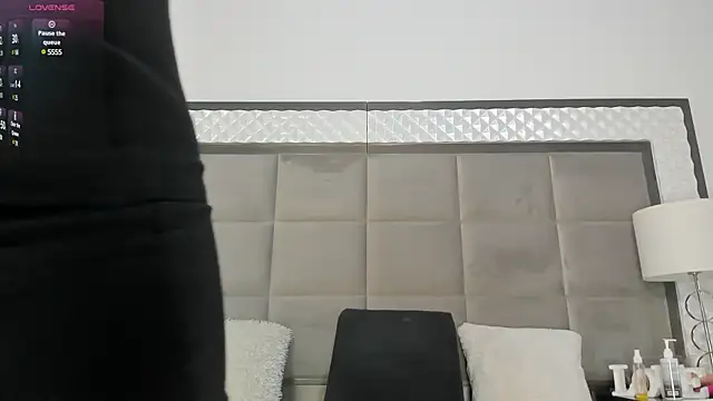 Snapshot of OliviaBurning chatting on March 2025 07:32:01 PM OliviaBurning online show from March 2025 07:32:01 PM