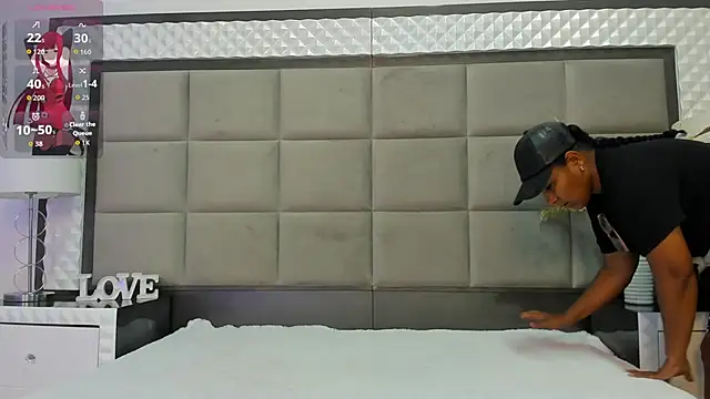 Snapshot of OliviaBurning chatting on October 2025 07:35:01 PM OliviaBurning online show from October 2025 07:35:01 PM