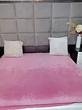 Snapshot of OliviaBurning chatting on November 2025 07:40:02 PM OliviaBurning online show from November 2025 07:40:02 PM