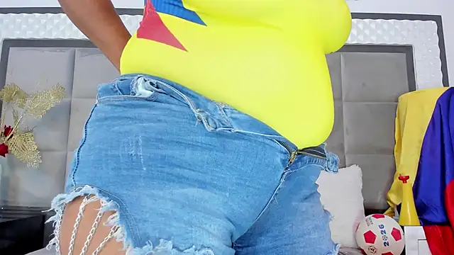 Snapshot of OliviaBurning chatting on March 2025 10:40:01 PM OliviaBurning online show from March 2025 10:40:01 PM