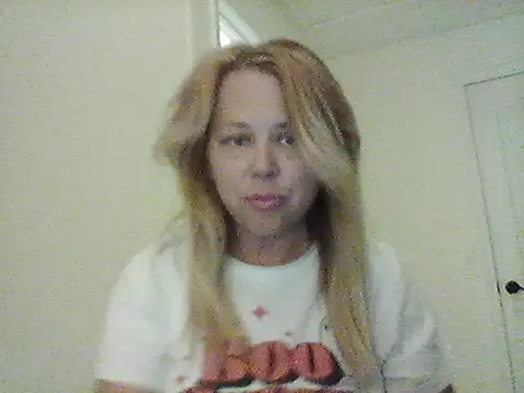 burrkitty online show from November 2025 02:01:02 AM