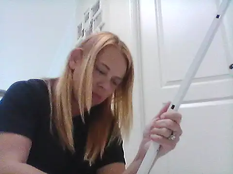 burrkitty online show from December 2025 11:04:01 PM