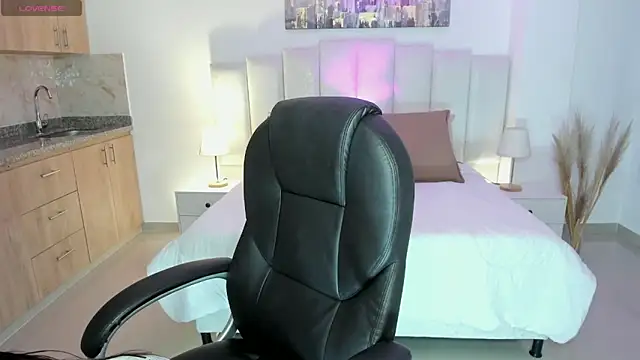 Snapshot of amelie_jhons chatting on October 2025 07:13:02 PM amelie jhons online show from October 2025 07:13:02 PM