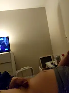 Snapshot of jayzonblow chatting on October 2025 04:25:02 AM jayzonblow online show from October 2025 04:25:02 AM