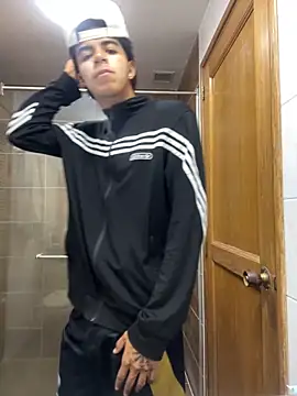 JoanG10 online show from November 2025 06:01:02 PM