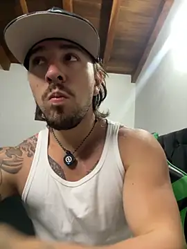 Valentino Xander online show from November 2025 11:58:02 PM