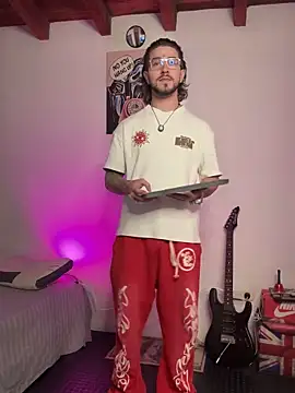 Valentino Xander online show from December 2025 02:04:02 AM