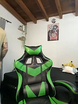 Valentino Xander online show from November 2025 11:42:01 PM