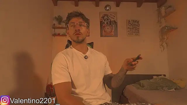 Snapshot of Valentino_Xander chatting on June 2026 11:13:02 PM Valentino Xander online show from June 2026 11:13:02 PM